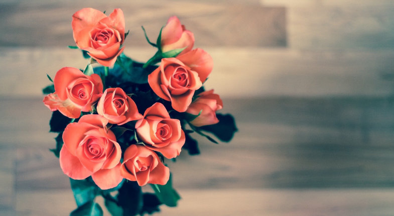 Ein Strauß roter Rosen