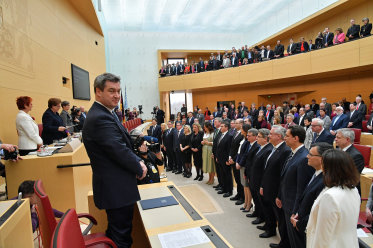 Ministerpräsident Söder und das neu eingeschworene Kabinett im Landtag