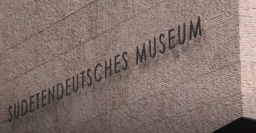 Vergrößerungsansichten für Bild: Screenshot Video Sudetendeutsches Museum