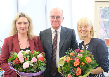 Bauministerin Kerstin Schreyer, Amtschef Dr. Markus Gruber und Familienministerin Carolina Trautner sind auf dem Bild zu sehen.